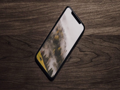 Miếng dán màn hình iPhone SE Plus 2020 bất ngờ được rao bán trên Best Buy