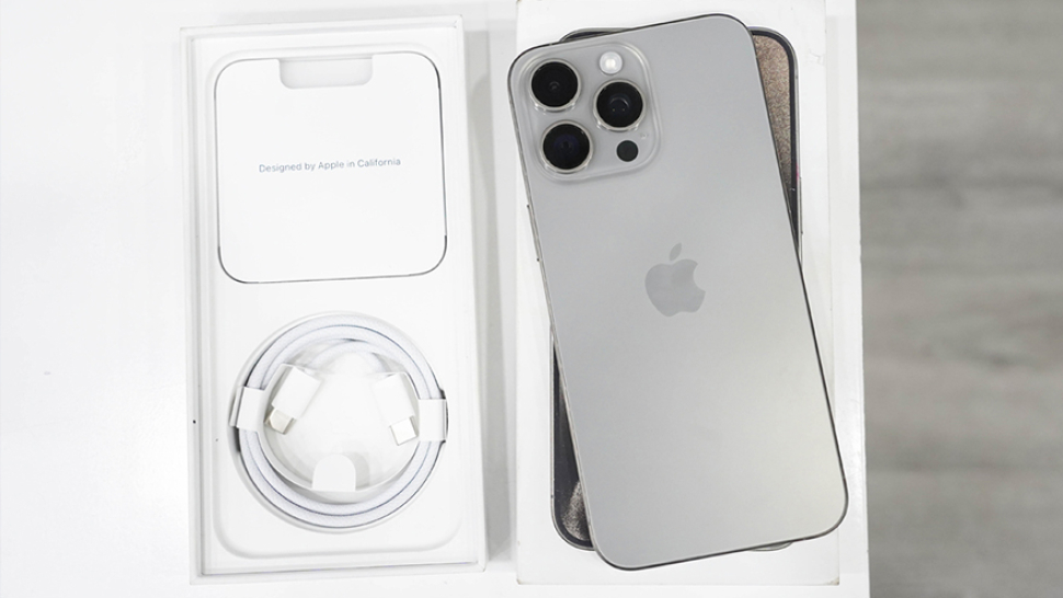 3 cường lực tốt nhất cho iPhone 15 Pro Max