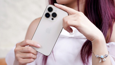iOS 17.3 cho phép iPhone tự bảo vệ khỏi kẻ trộm