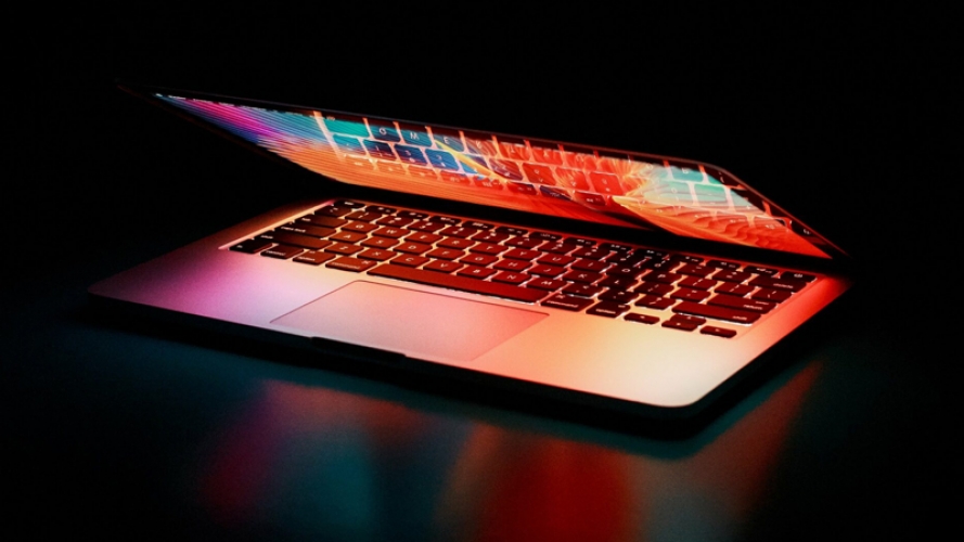 Trong năm 2021, các lô hàng MacBook tăng nhanh gấp đôi so với thị trường PC nói chung