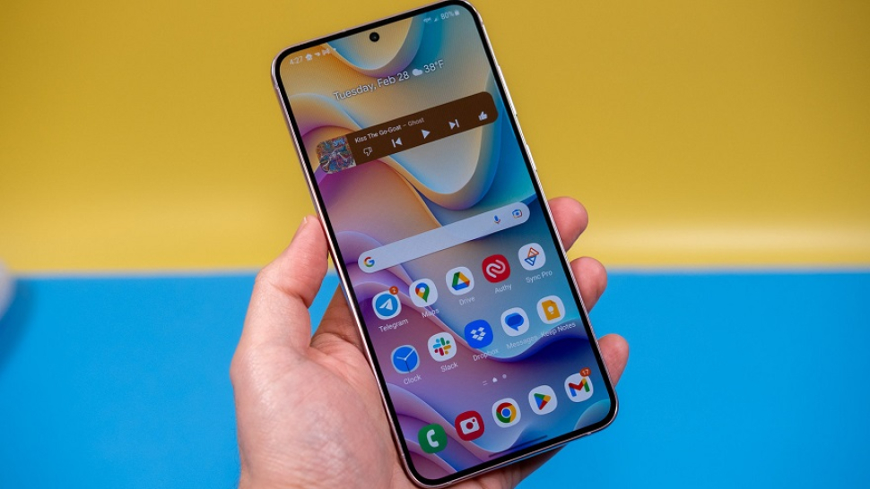 Cách chỉnh vị trí watermark cho ảnh trên One UI 6