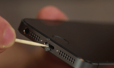 Bạn đang vệ sinh cổng sạc iPhone sai cách?