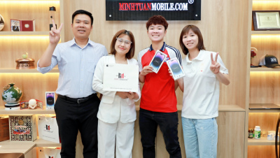 Cầu thủ Nguyễn Thị Tuyết Ngân cũng mê iPhone 14 Pro Max sắc tím Deep Purple như bao người