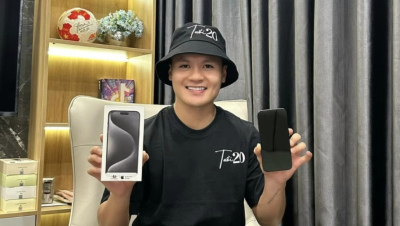 Cầu thủ Quang Hải rinh ngay iPhone 15 Pro Max 256GB