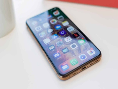 Cách bạn có thể thực hiện thao tác khác trong khi gọi điện trên iPhone