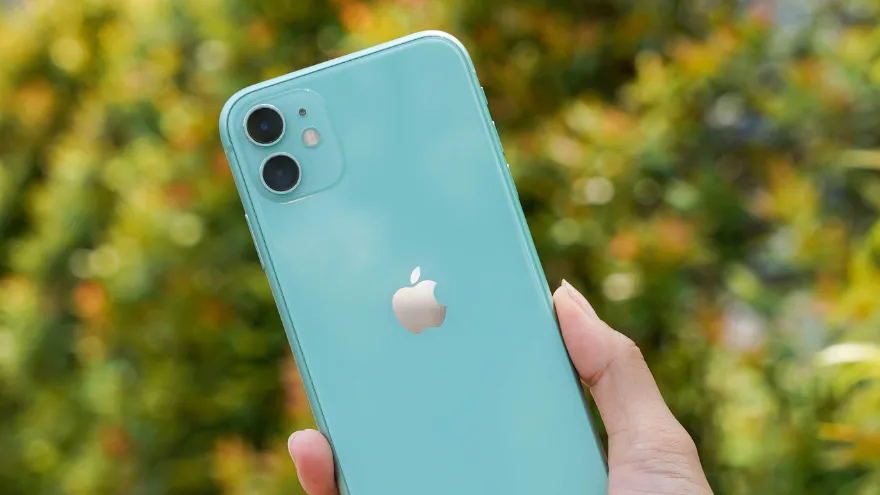 Có nên mua iPhone 11 cũ tại thời điểm này?