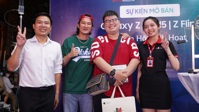 Dàn KOL đình đám hội tụ trong ngày mở bán Galaxy Z Series