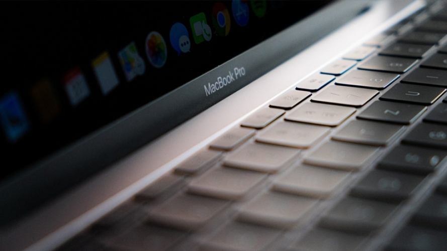 Đây là lời giải thích đáng kinh ngạc của Apple về lý do MacBook Pro mới thiếu Face ID và Touch Input