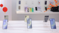 Điện thoại Samsung nào phù hợp làm quà tặng cha mẹ?