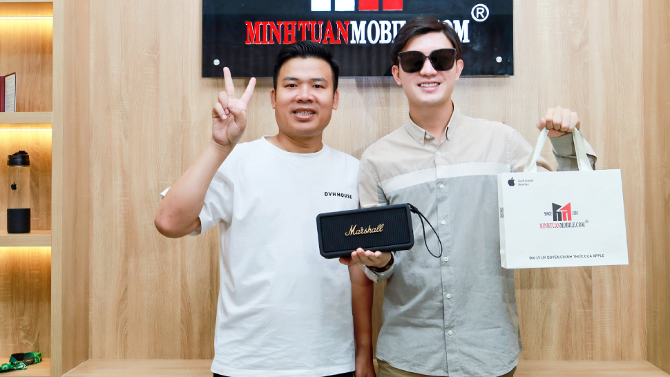 Diễn viên Bi Max điển trai bên loa Marshall Middleton xịn xò