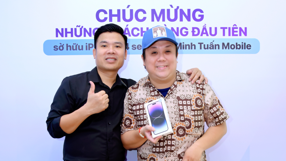 Diễn viên Gia Bảo hào hứng sắm iPhone 14 Pro Max