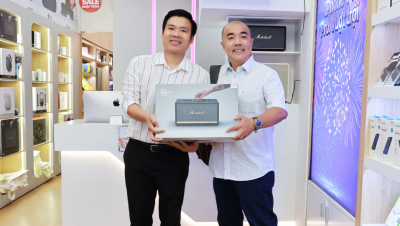 Diễn viên hài Quốc Thuận sắm loa Marshall xịn