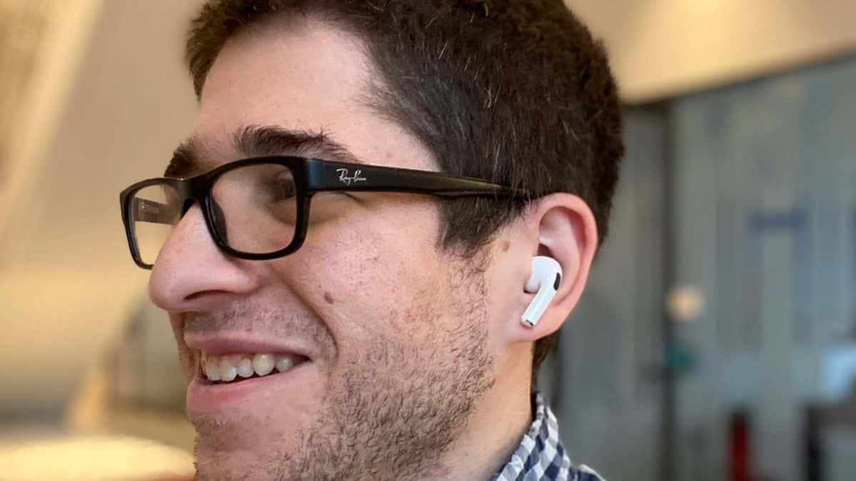 AirPods tiếp tục là tai nghe bán chạy nhất