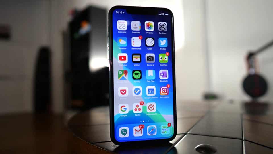 Apple vẫn tặng kèm tai nghe EarPods nếu bạn mua iPhone 12 tại Pháp