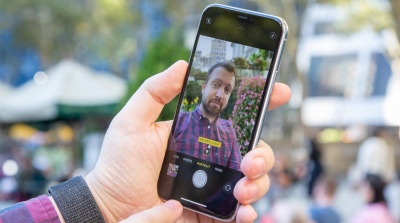 Không ưng vì chụp ảnh camera trước trên iPhone cứ bị đảo ngược, hướng dẫn này giúp bạn bỏ ngay tính năng này