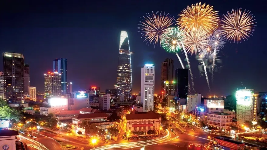 Lịch xem 3D Mapping và pháo hoa mừng 30/4 tại TP.HCM
