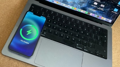 MacBook Pro trong tương lai có thể tích hợp máy tính bảng đồ họa và bộ sạc iPhone