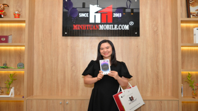 Nghệ nhân Cẩm Ly rinh iPhone 14 Pro Max phiên bản đặc biệt