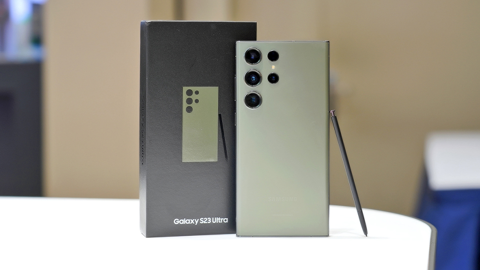 Người dùng có thể dễ dàng thay pin Galaxy S23 Ultra