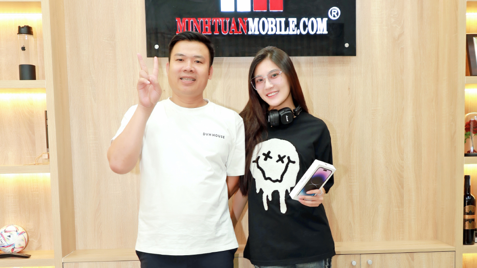 Người mẫu Tăng Huỳnh Như trẻ trung sắm iPhone 14 Pro Max