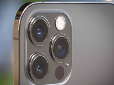 Camera tele 2,5x mới trên iPhone 12 Pro Max không thể sử dụng trong điều kiện thiếu sáng?
