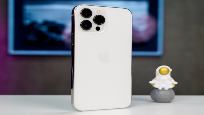 Tại sao điện thoại iPhone thường đắt hơn các dòng Android?