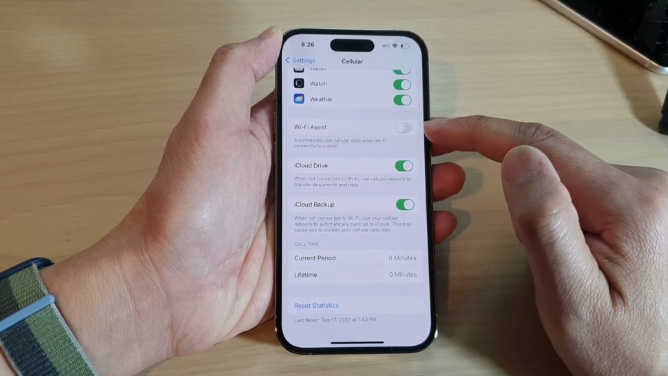 Tắt cài đặt này sẽ giúp tiết kiệm pin và dữ liệu trên iPhone