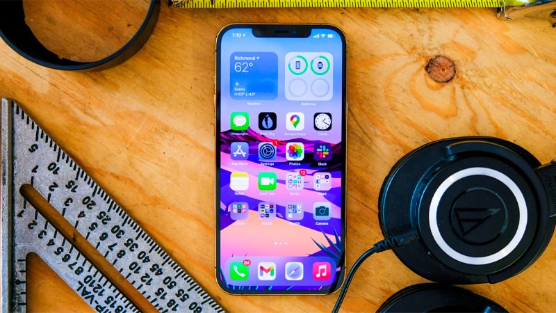 iPhone 12 Pro Max được xếp hạng là chiếc smartphone có màn hình đẹp nhất hiện nay