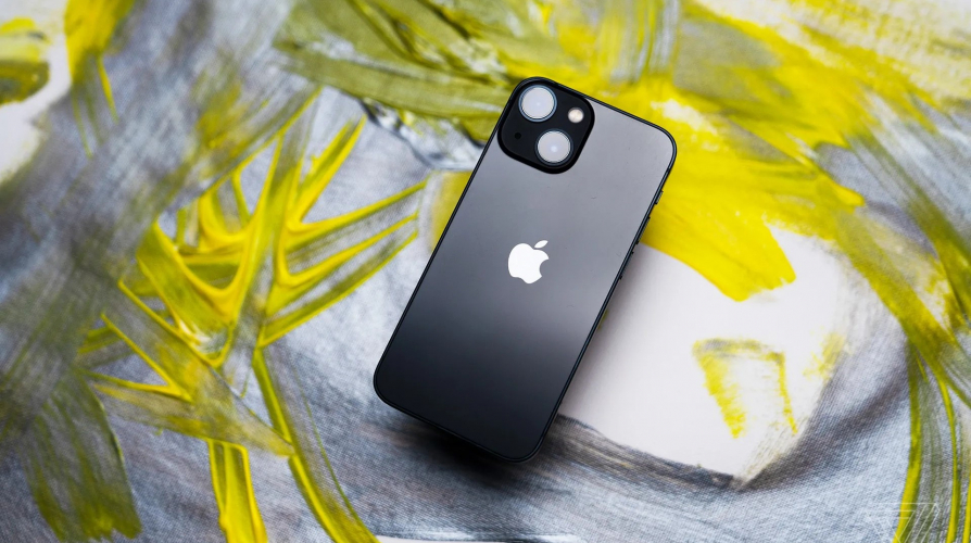 Tìm hiểu về cấu hình iPhone 13: Có đủ mạnh và còn đáng mua ở thời điểm hiện tại?
