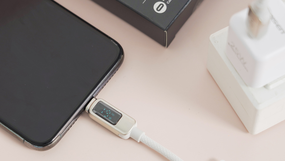 Tự khắc phục lỗi dây sạc iPhone không vào điện tại nhà