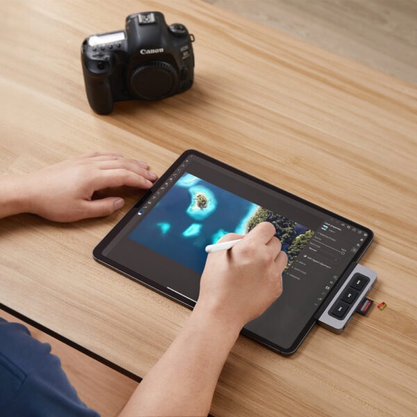 HD449 - Hub chuyển đổi HyperDrive 6 in 1 Media Type-C cho iPad HD449 - 2