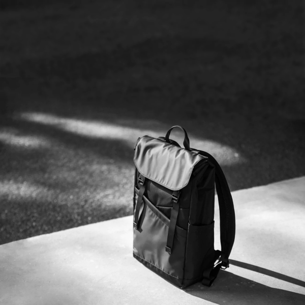A64E1D1 - Balo MacBook 16 inch Tomtoc Slash-Flip Rucksack - 7